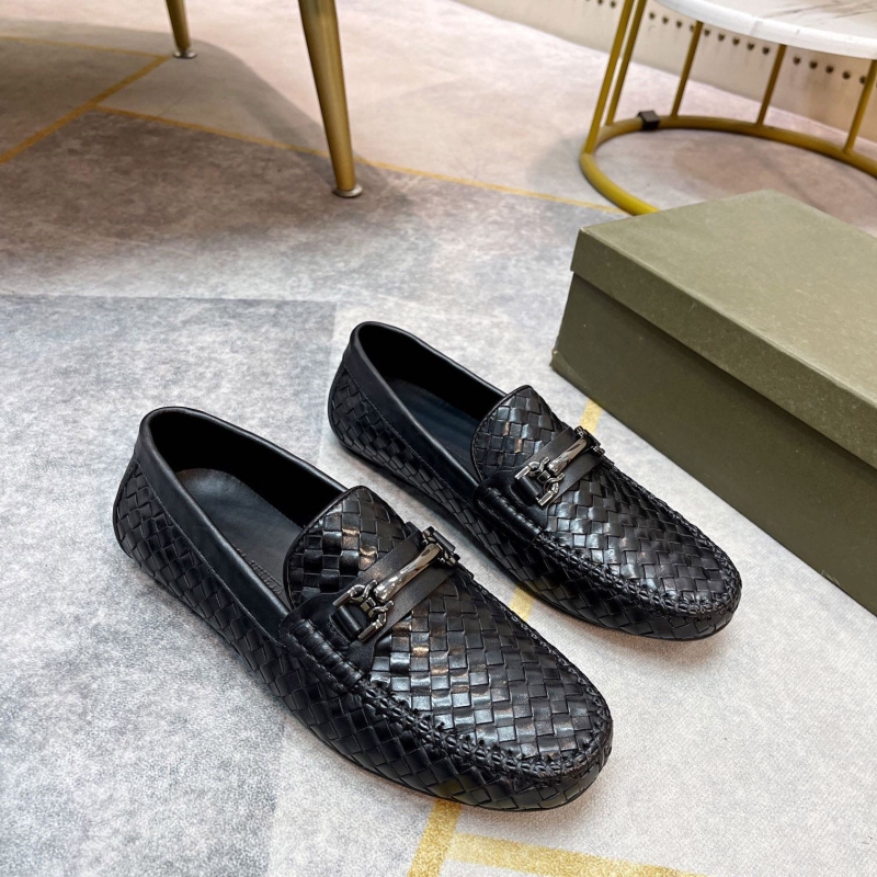 bo*te*ga Ve*ne*ta leather shoes